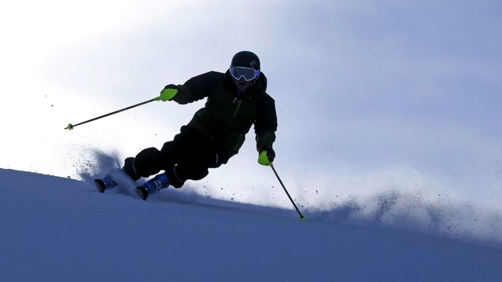 Edinburgh man sues Cairngorms ski centre over fall BBC News