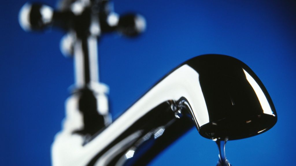 Lead water pipes found at Bryn Garth estate, Denbigh BBC News