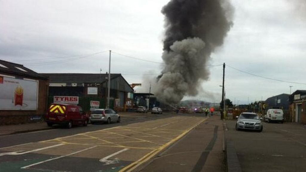 Fire at Northampton's Harvey Reeves Road scrapyard BBC News