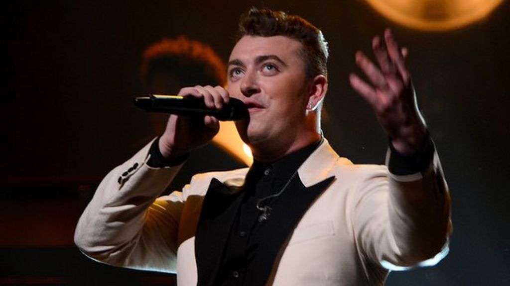 Sam Smith enjoys US chart success with debut album - BBC News