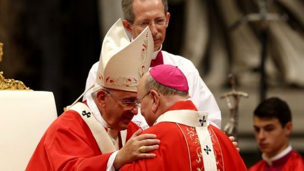 Liverpool Metropolitan Cathedral choir sings for Pope - BBC News