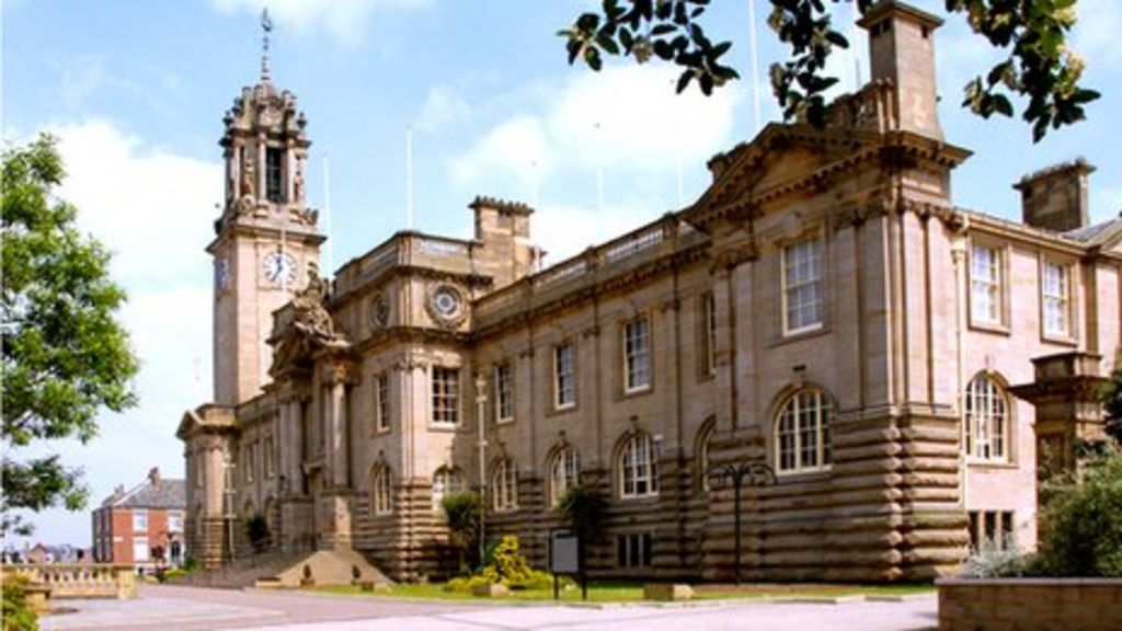 South Tyneside Council reveals up to 350 jobs must go BBC News