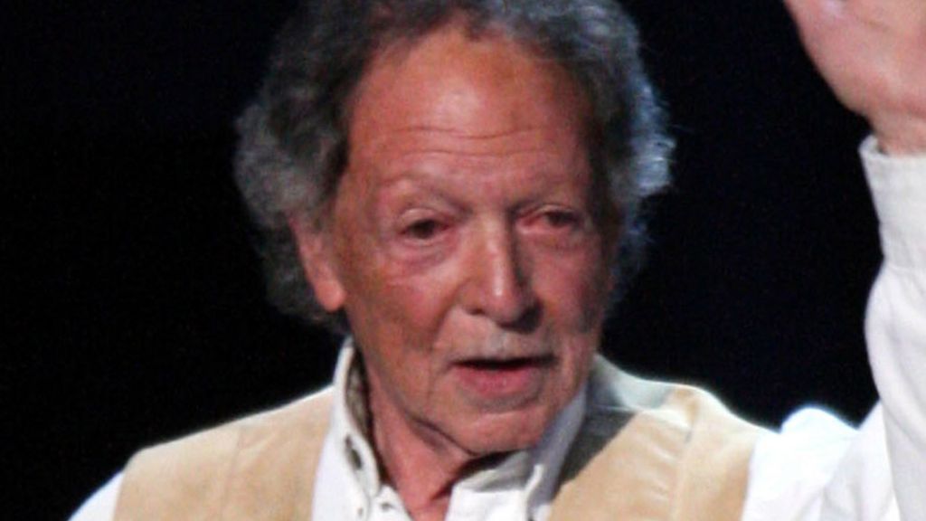 Paul Horn, Grammywinning Jazz flautist, dies at 84 BBC News