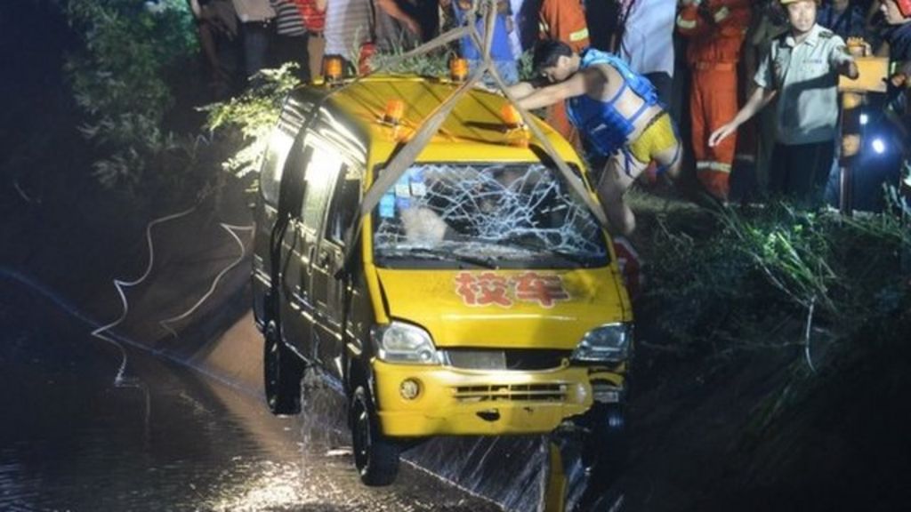 tourist bus crash china