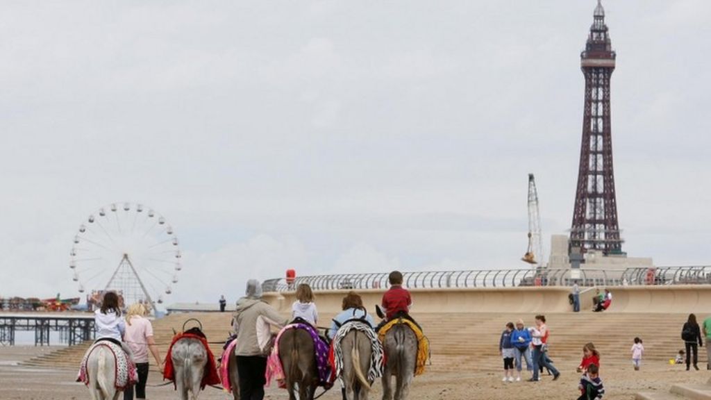 Why is Blackpool so popular with Scots? BBC News