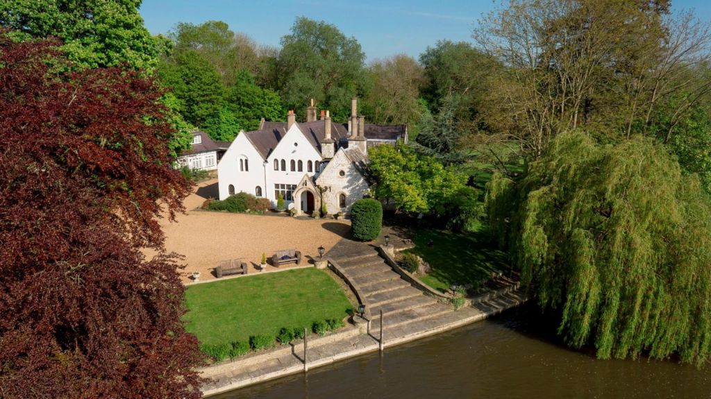 Magna Carta Island in the River Thames goes on sale BBC News