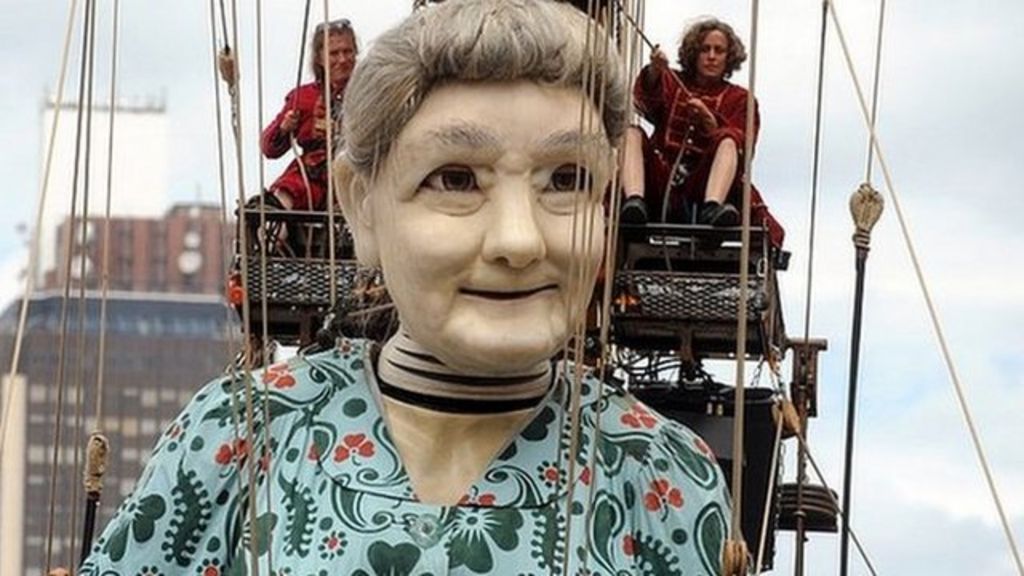Giant puppet creator explains his Liverpool characters BBC News