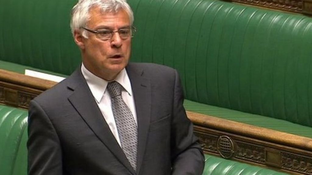 David Ward MP refuses to apologise over Gaza tweets - BBC News