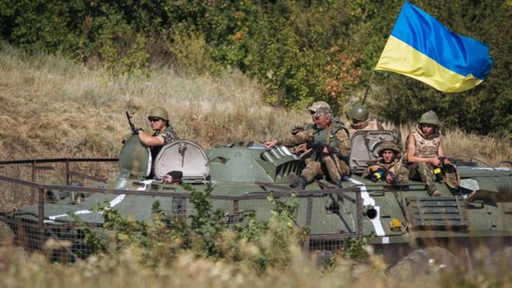 Many Ukraine Soldiers Cross Into Russia Amid Shelling Bbc News 