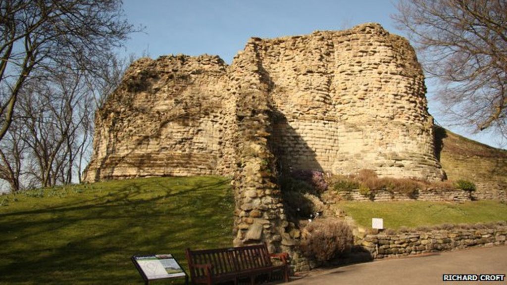 Pontefract Castle receives £3m lottery funding boost BBC News