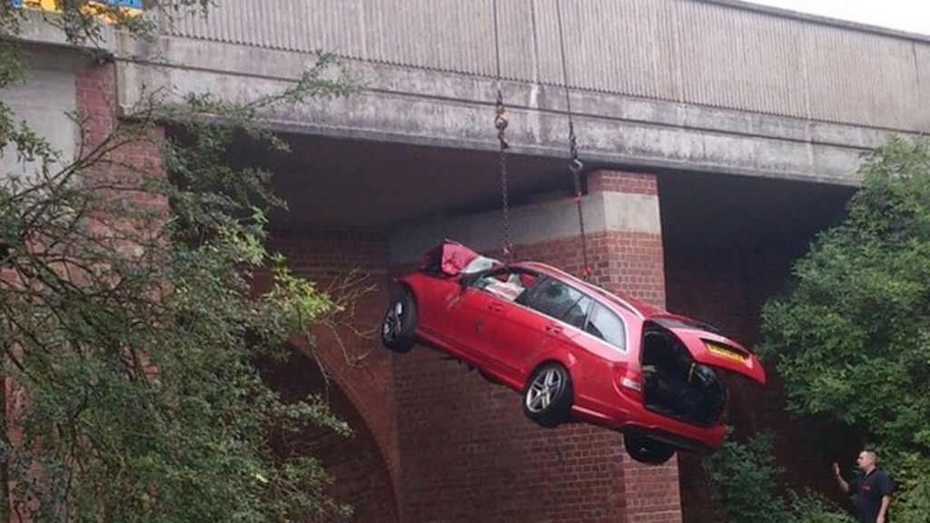 River Cherwell family car crash investigated BBC News