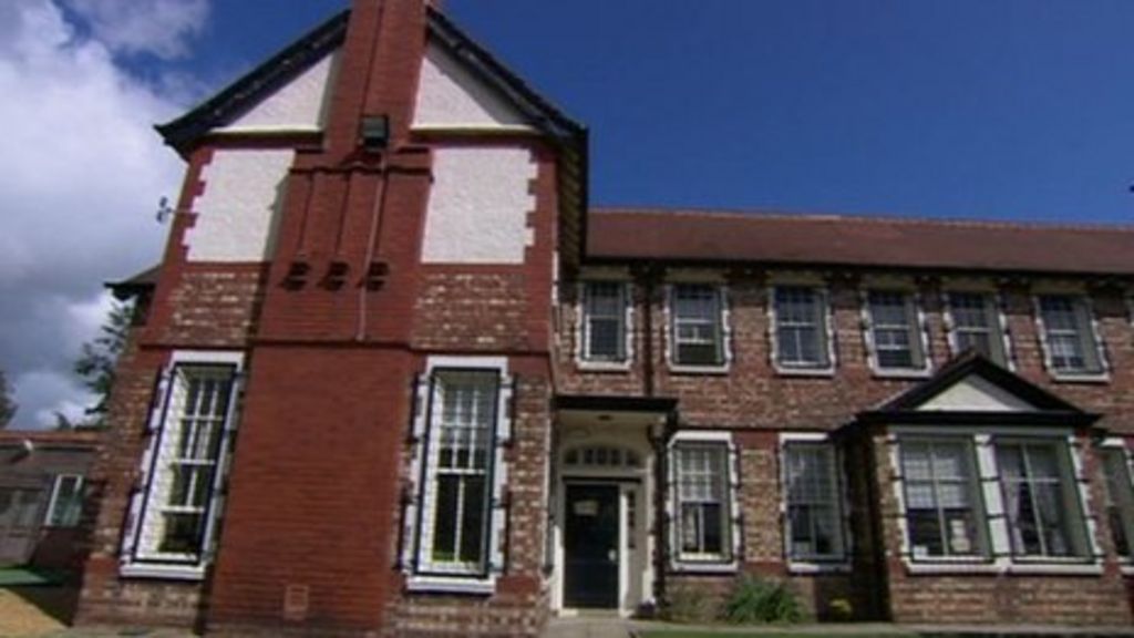 Hmp Styal Prison Pilots Womens Rehabilitation Project Bbc News