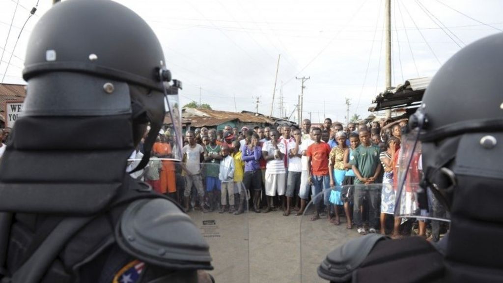 Ebola crisis: Liberia police fire at Monrovia protests - BBC News