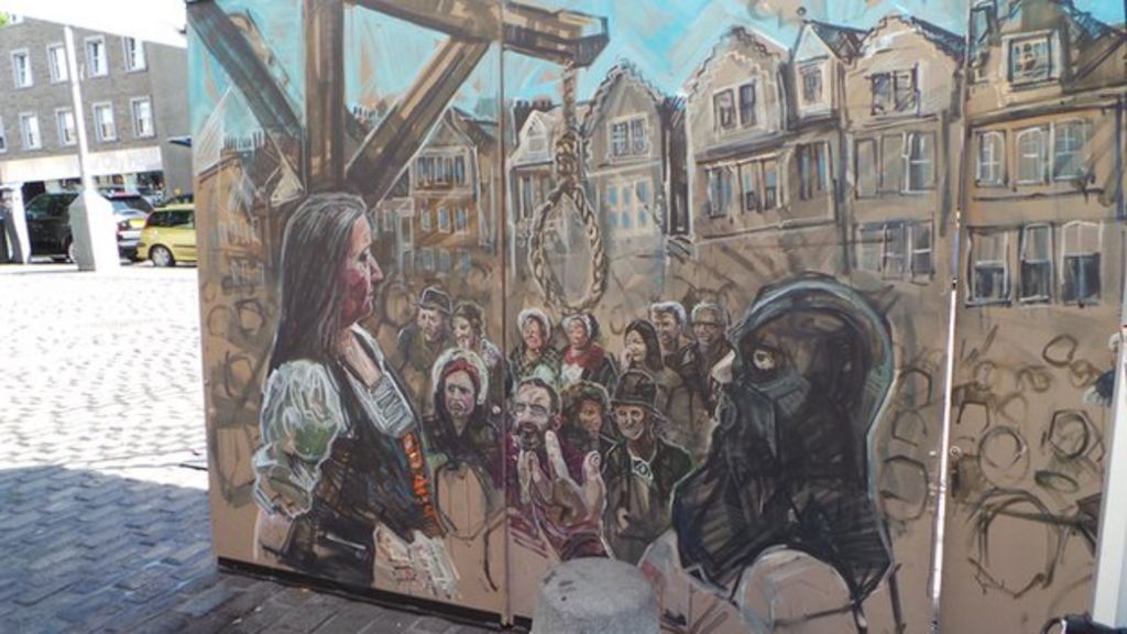 Huge mural painted in Edinburgh city centre BBC News