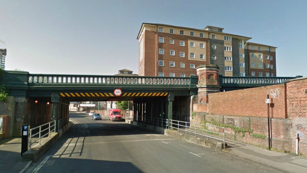 Southampton Central Bridge structural problems found - BBC ...