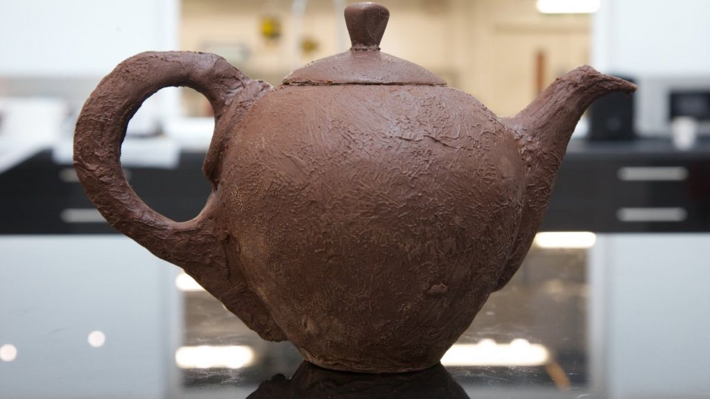 Chocolate teapot proves useful BBC News