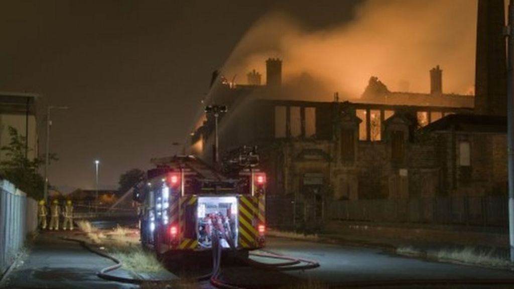 Fire guts derelict school in Govan area of Glasgow - BBC News