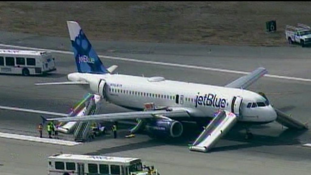 JetBlue A320 forced to make emergency landing in California BBC News