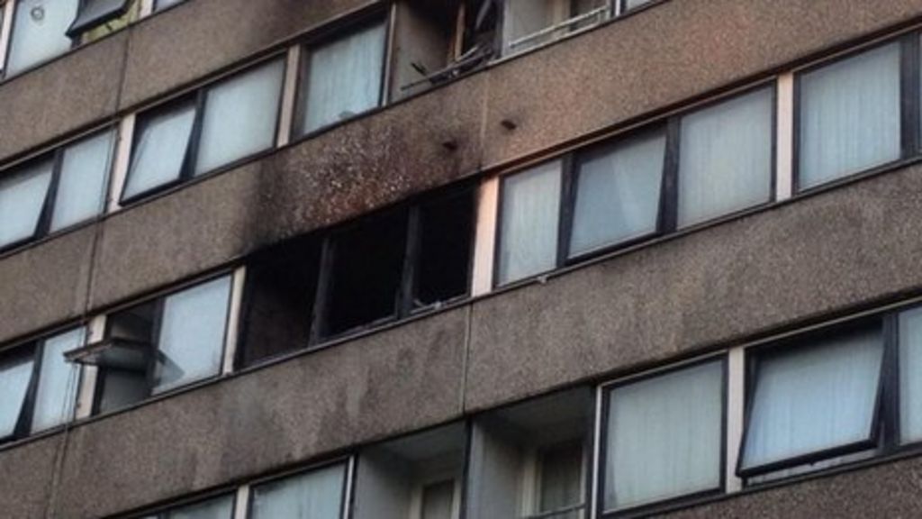 Battersea tower block fire 18 rescued from blaze BBC News