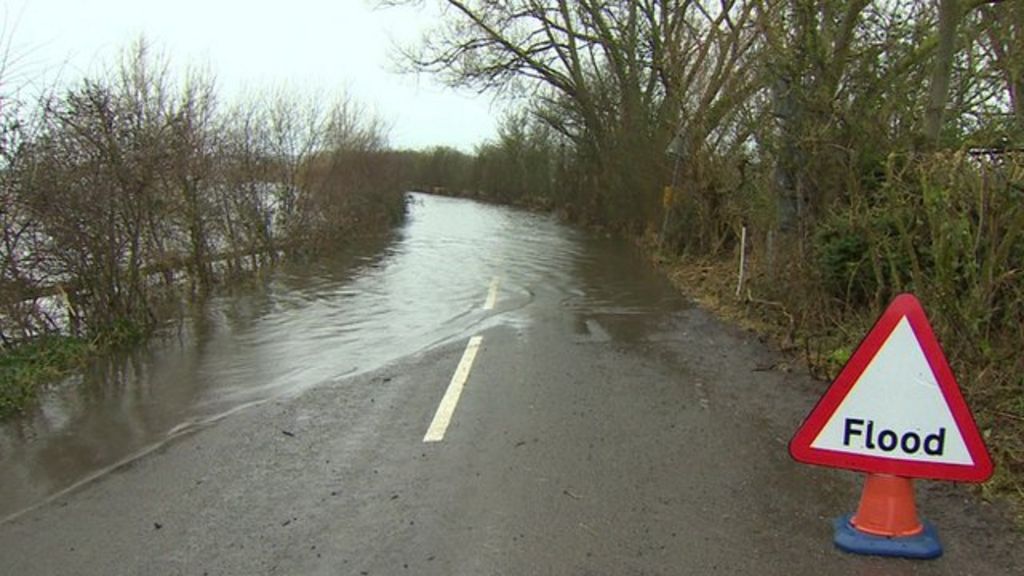 Somerset Levels floods A372 and Drayton Road work starts BBC News