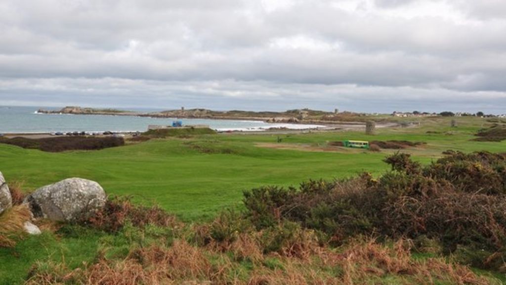 Guernsey L'Ancresse golf course lease deal offered BBC News