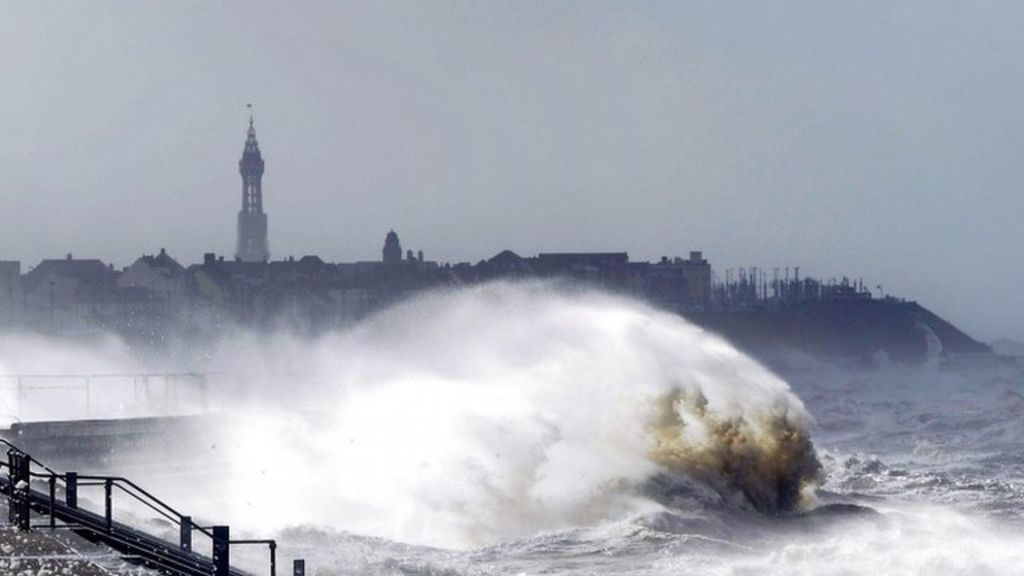 Severe weather: Gonzalo remnants affect Lancashire coast - BBC News