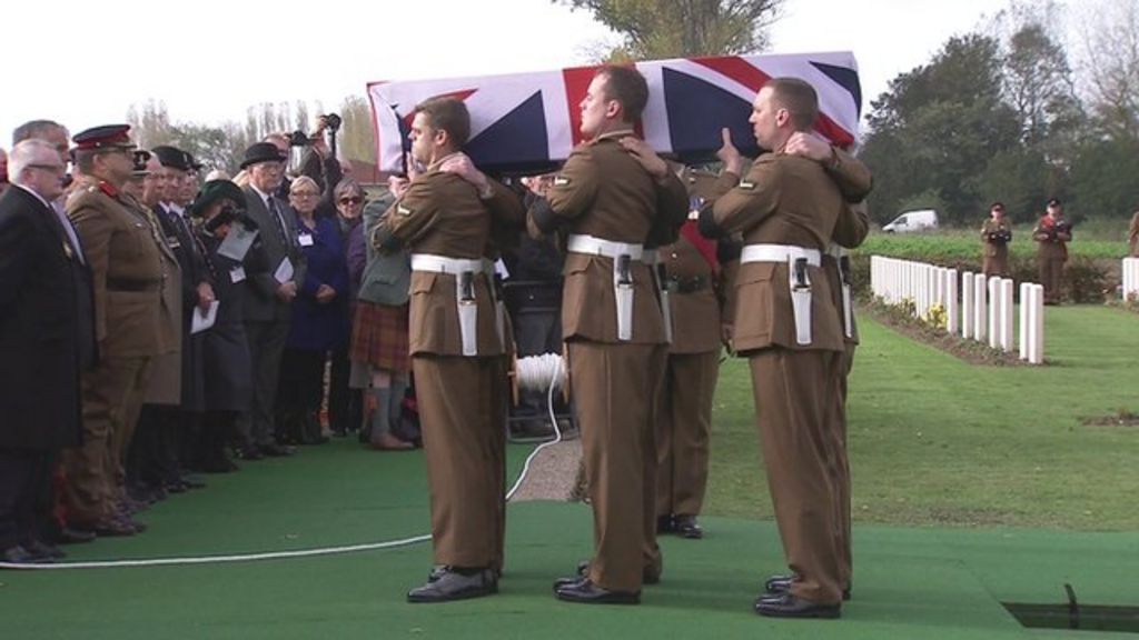 ww1-british-soldiers-remains-reinterred-100-years-after-death-bbc-news