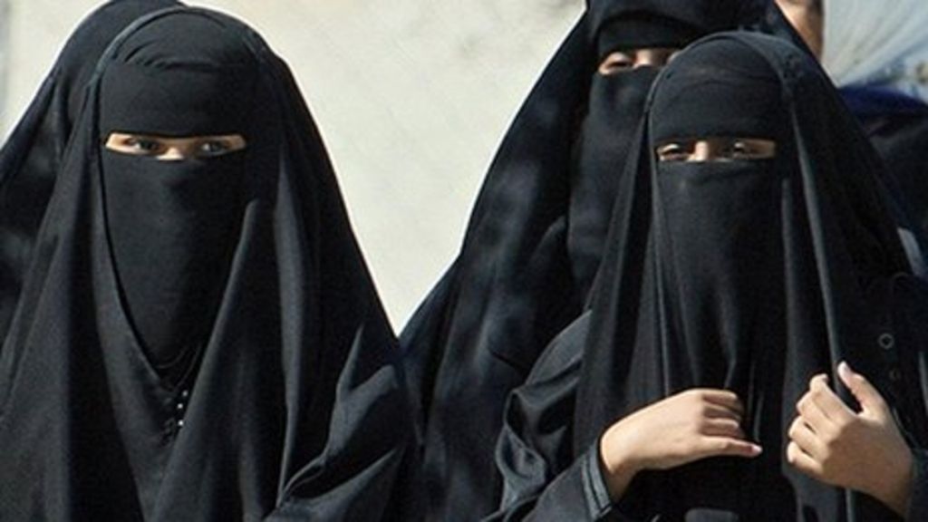 Saudi Arabia: Women jailed for supporting al-Qaeda - BBC News