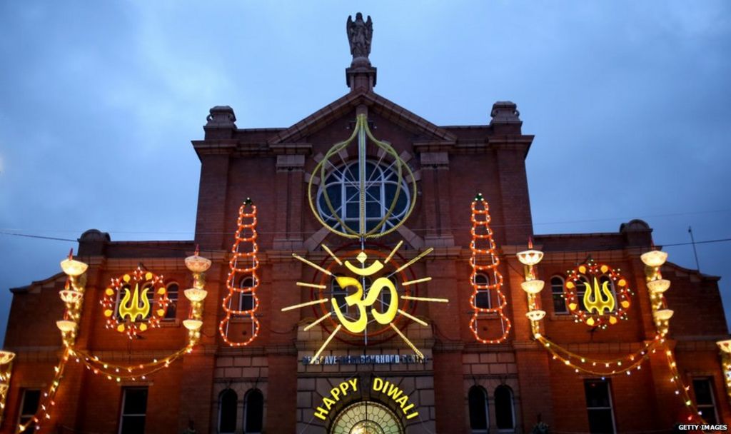 Leicester's Golden Mile lights up for Diwali celebrations BBC News