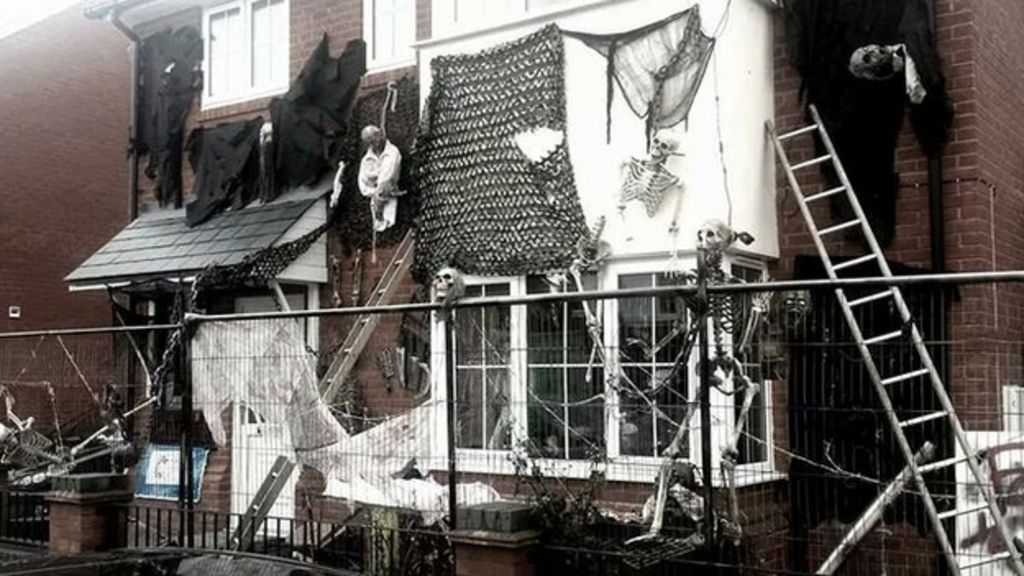 Halloween Stevenage House With Extra Gore In Charity Bid c News