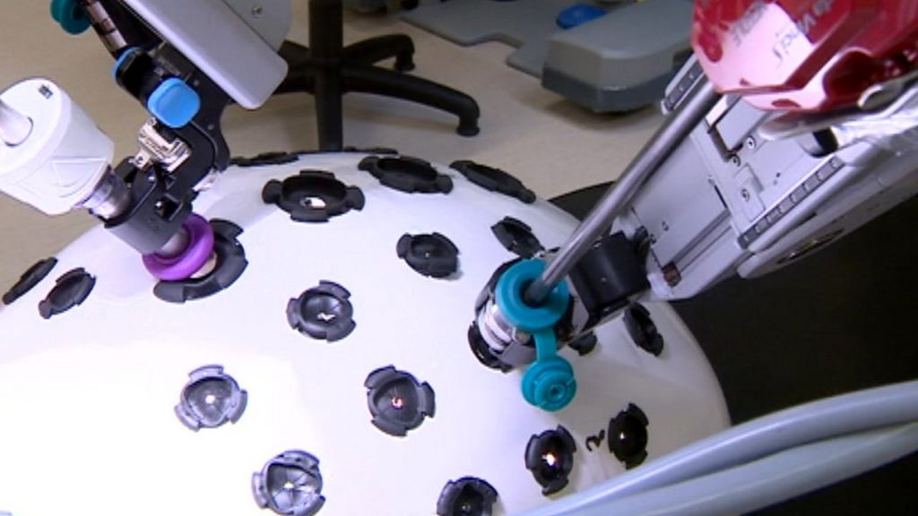 First Robotic Surgery On Prostate Patient In Leicester Bbc News 