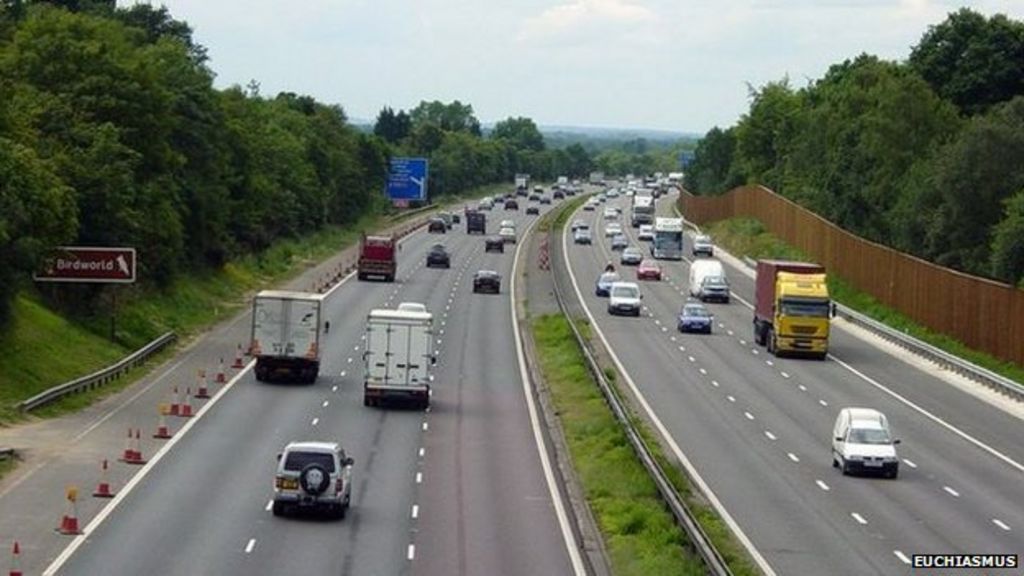 M3 roadworks: Work to add fourth lane starts - BBC News