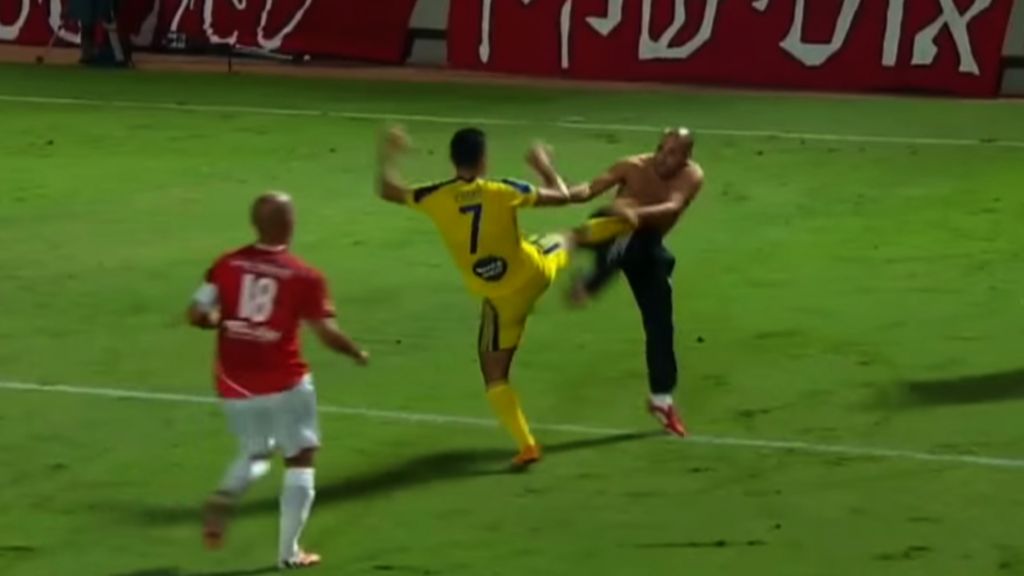 Tel Aviv derby abandoned after fan attacks player BBC Sport