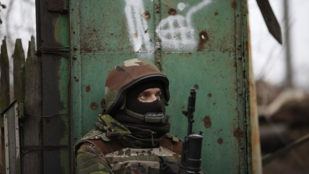 Ukraine Crisis Heavy Artillery Fire Rocks Donetsk Bbc News
