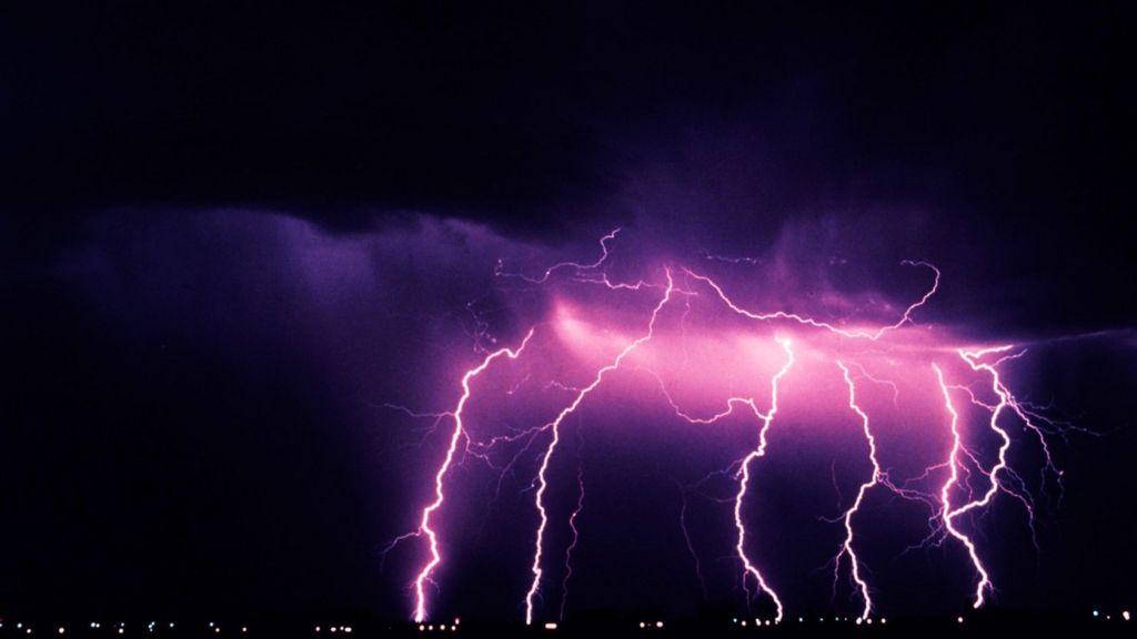 Climate change 'will make lightning strike more' BBC News