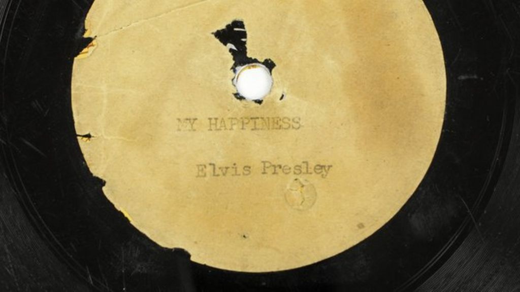 Elvis Presley's first recording to be sold - BBC News