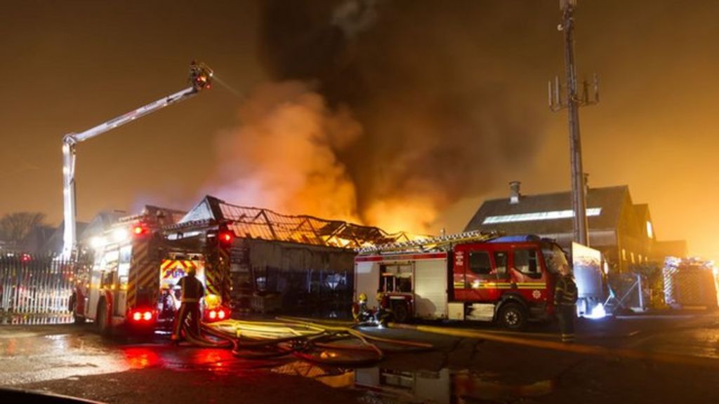 Bilston fire Crews tackle Oxford Street blaze BBC News