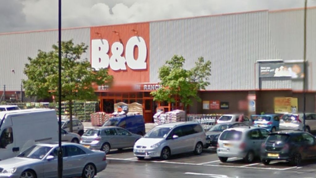Jobs at risk as B&Q confirms Southampton store's closure BBC News