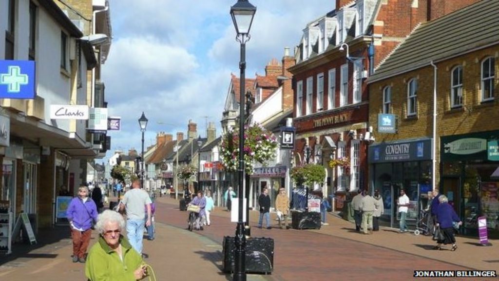 Bicester garden city: Residents' traffic fears - BBC News