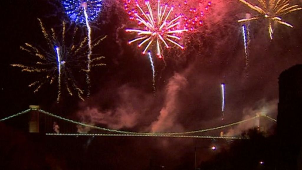 Clifton Suspension Bridge fireworks Thousands mark 150 years BBC News