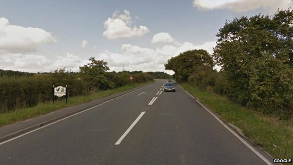 A60 Mansfield Road crash kills two and injures four - BBC News