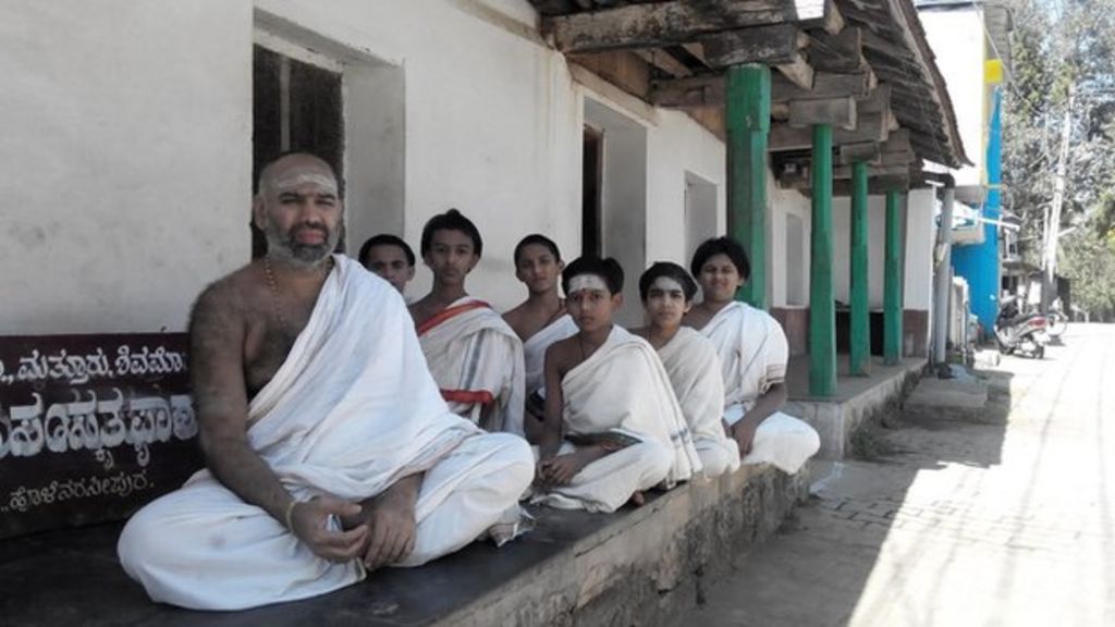 Indian village where people speak in Sanskrit - BBC News