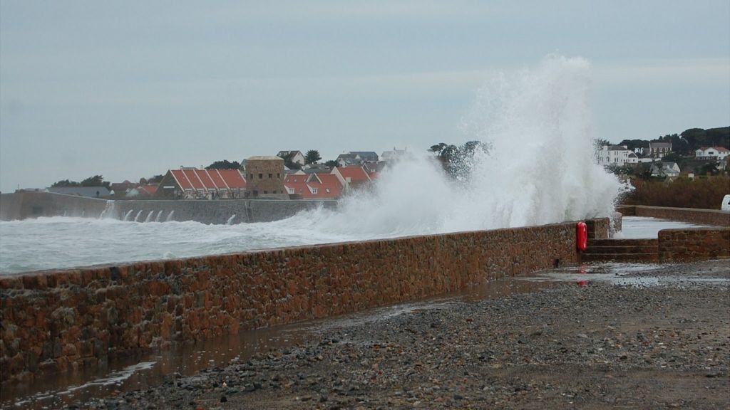 Guernsey's warmest year on record 'due to mild winter' BBC News