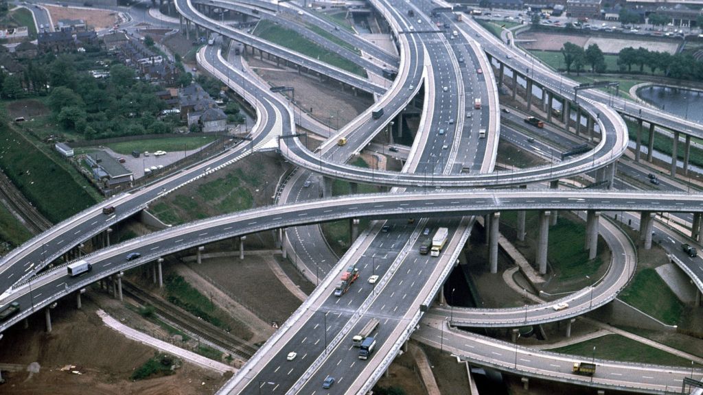 Spaghetti Junction maintenance work means months of delays - BBC News