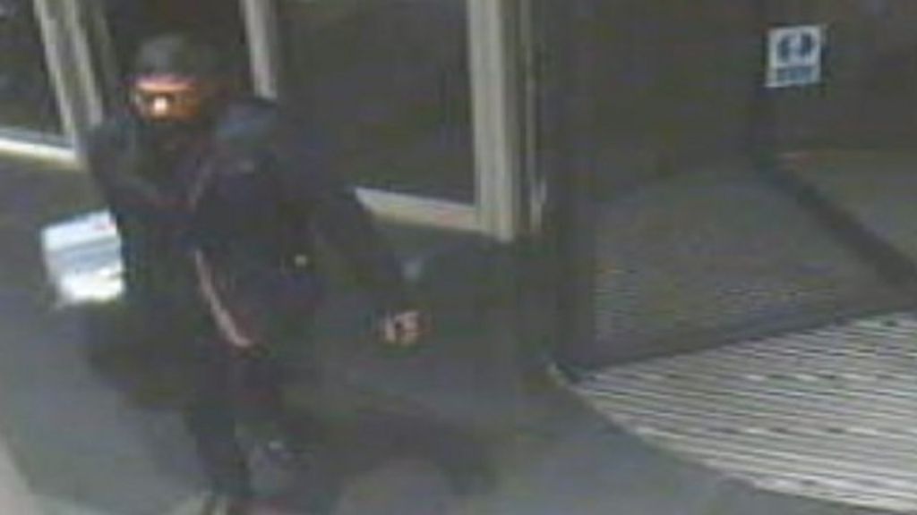 Police Release New Cctv Footage Of Murder Suspect Bbc News 6976