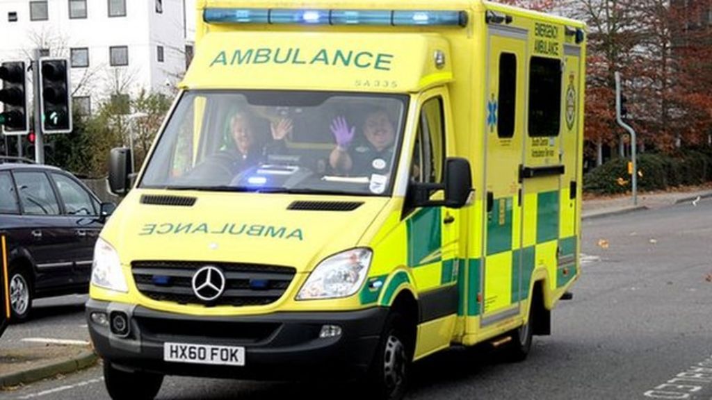 South Central Ambulance Service report praises staff - BBC News