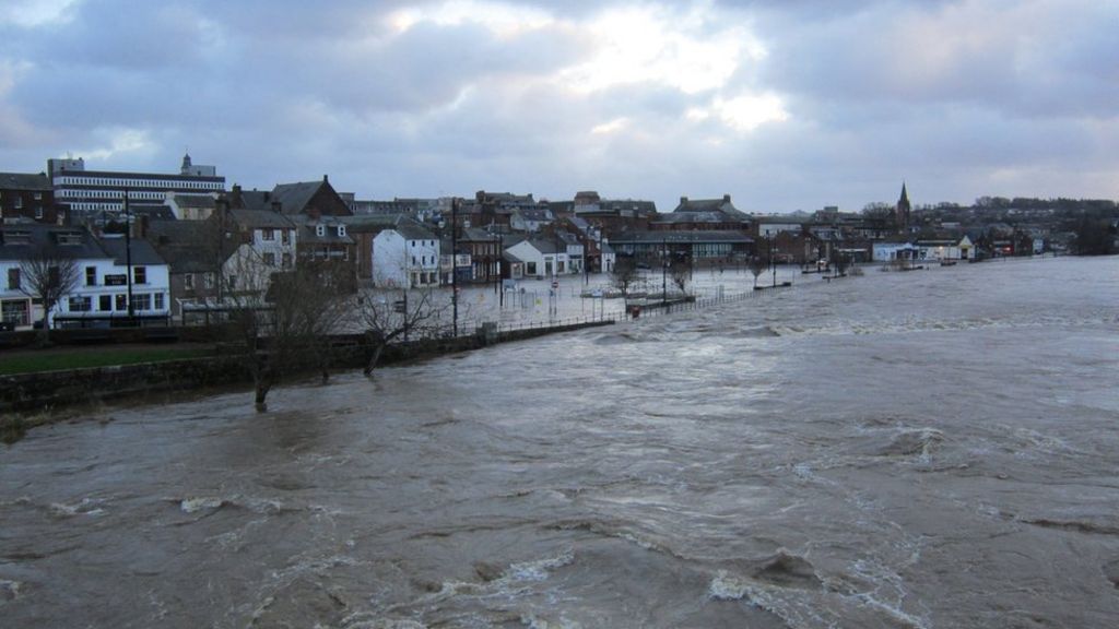 Overnight rain brings Dumfries and Galloway flood problems BBC News