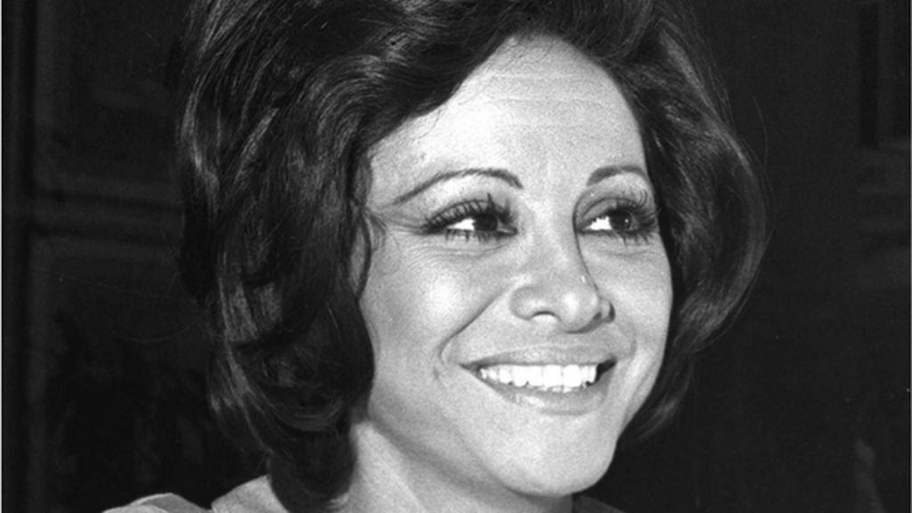 Egypt film icon Faten Hamama dies, aged 83 - BBC News