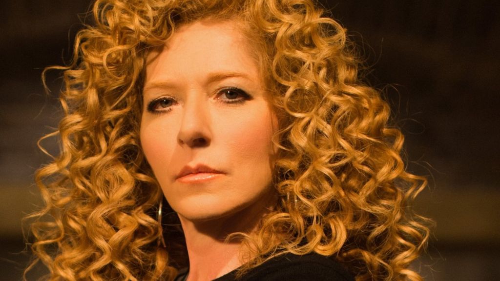 Kelly Hoppen quits Dragons' Den - BBC News