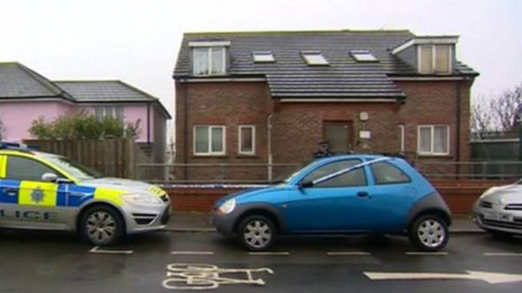 Brighton Man Shot Through Front Door Of Flat Bbc News Brighton Man Shot Through Front Door Of Flat